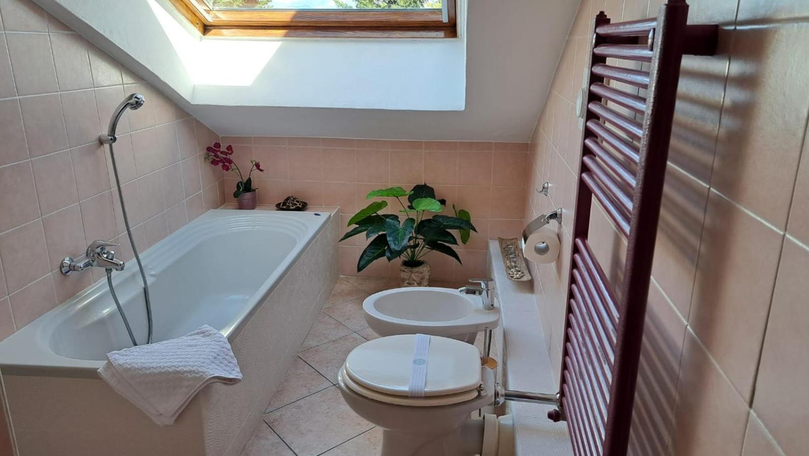 Casa Paola - Stazione 400 Mt - Free Wifi Daire Arcore Dış mekan fotoğraf